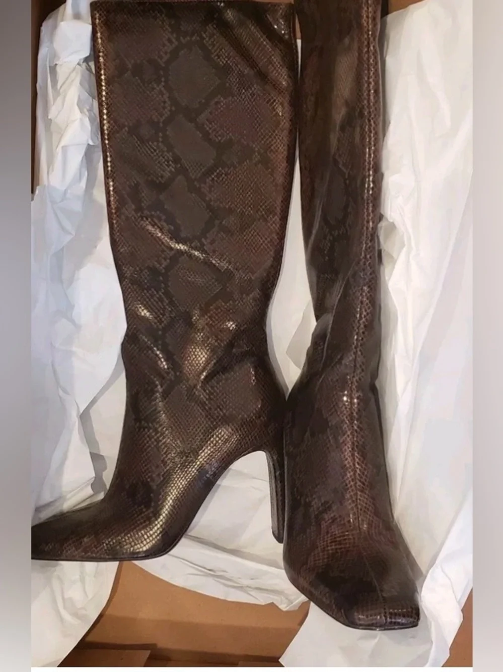 Like new! Zara Brown Snake-Print Knee-High Boots! So chic! Size 37!